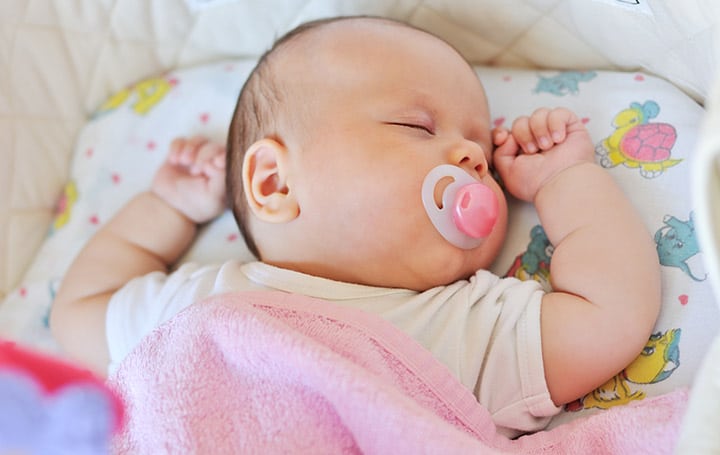 4 Ways You Can Teach Your Baby To Sleep In A Cot